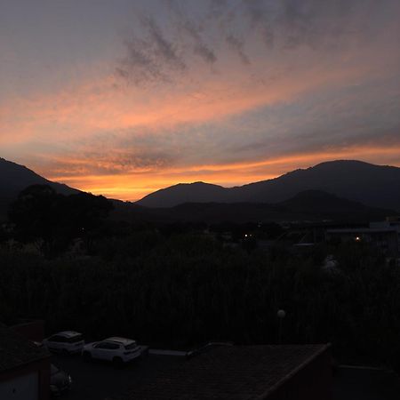 Appartement T2 - Vue Montagne บิกูเกลีย ภายนอก รูปภาพ